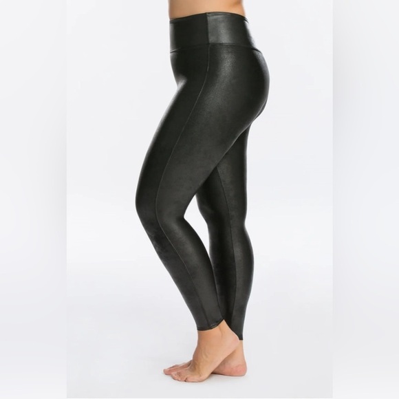 Spanx Womens Faux Leather Leggings Plus Size 1X Center Seam Free Black 2437 - Picture 1 of 6